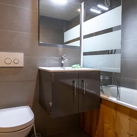 Renove 6 Pers Avec Wifi, Tv, Proche Pistes Et Commerces - Centre - Fr-1-314-118 *